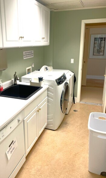 More Photos Of 14700 NE 8th St, Bellevue Medical For Lease