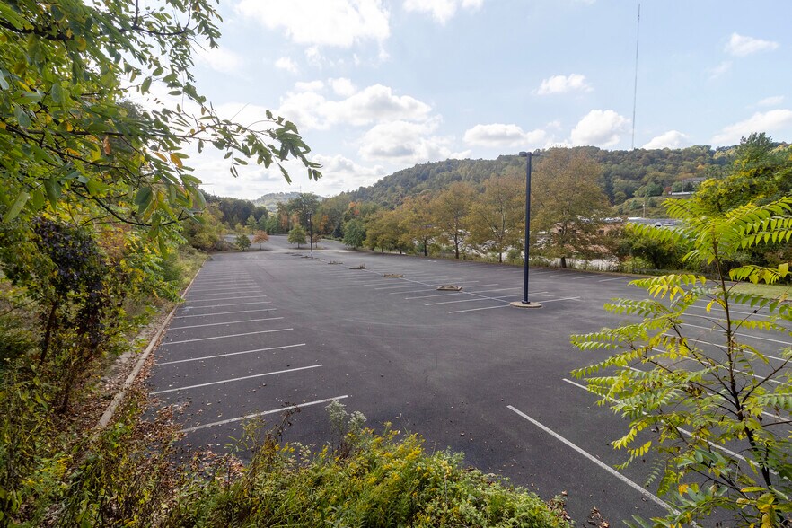 More Photos Of 1740 Golden Mile Hwy, Monroeville Research And Development For Sale