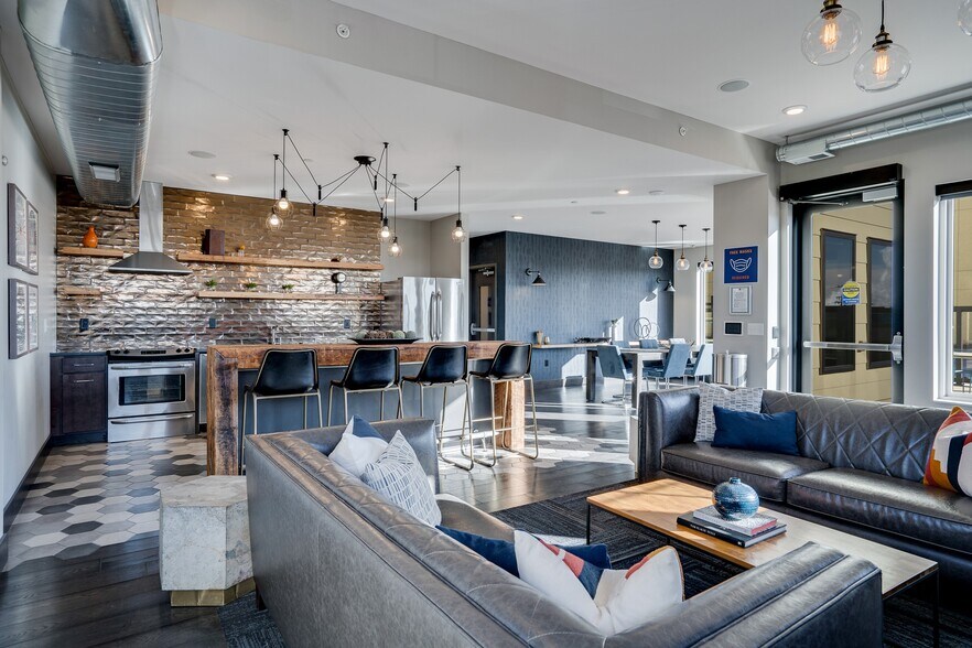 More Photos Of 2410 University Ave W, Saint Paul Apartments For Lease