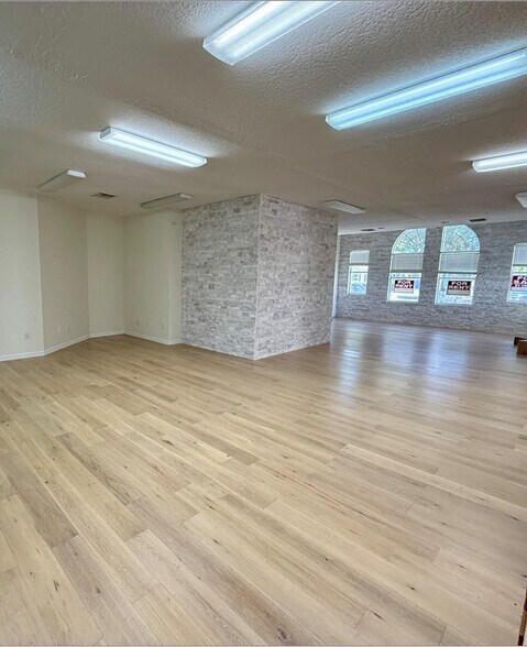 More Photos Of 4426-4428 5th W st, Bradenton Medical For Sale