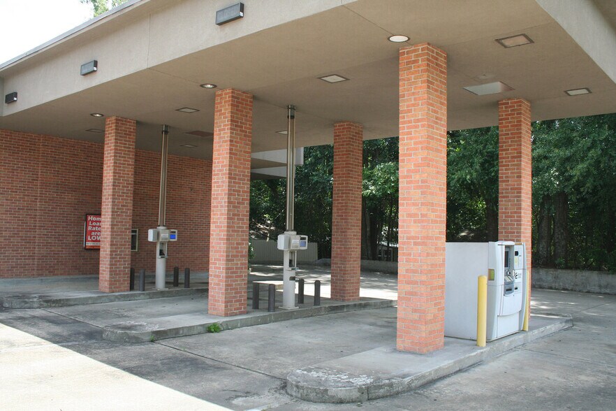 More Photos Of 226 E Central Ave, Petal Office For Sale