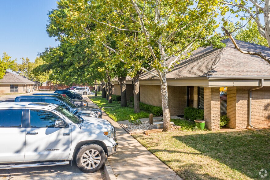 More Photos Of 2932 NW 122nd St, Oklahoma City Office For Sale