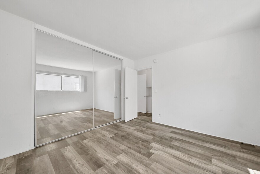 More Photos Of 2470 Purdue Ave, Los Angeles Apartments For Sale