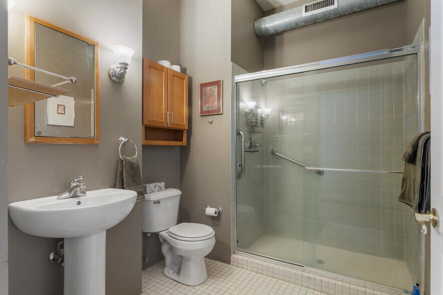 More Photos Of 112 W Hill St, Champaign Multifamily For Sale