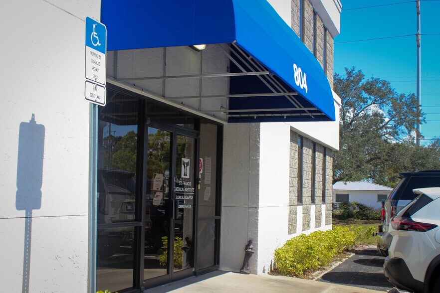 More Photos Of 804 N Belcher Rd, Clearwater Office For Sale