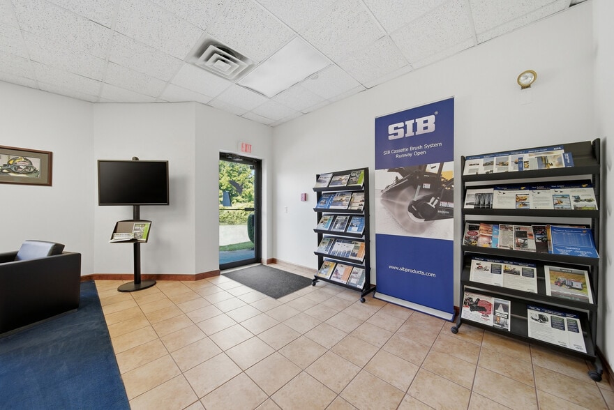 More Photos Of 141 Sanborn Rd, Tilton Flex For Sale