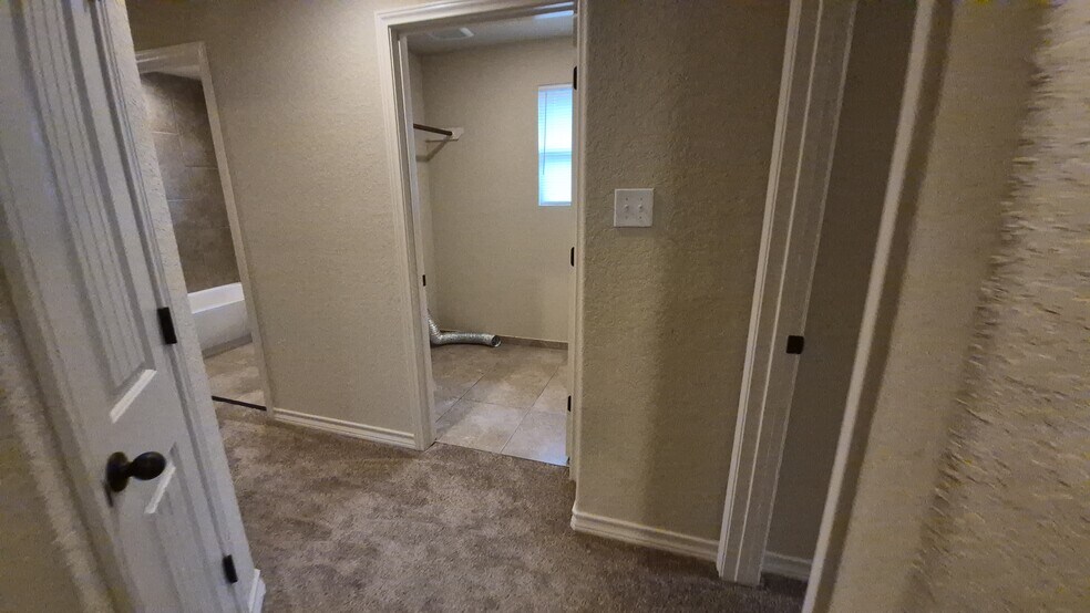 More Photos Of 6866 Lakeview Dr, San Antonio Multifamily For Sale