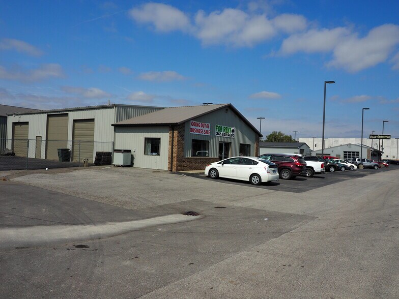 More Photos Of 9430 N Karen Dr, Mooresville Light Distribution For Lease