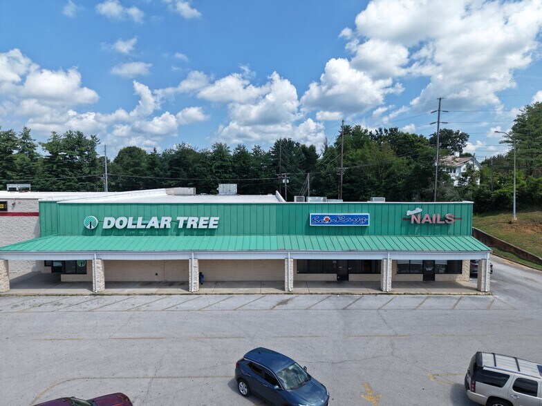 Primary Photo Of 470 KY-80, Somerset General Retail For Sale