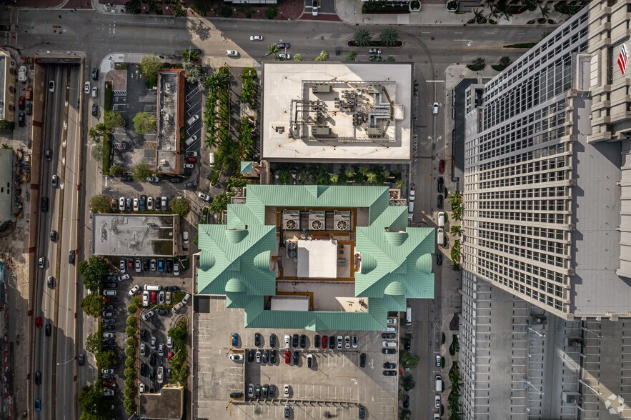 More Photos Of 515 E las olas Blvd, Fort Lauderdale Office For Lease