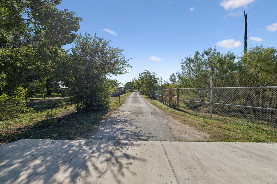 More Photos Of 13146 Galm Rd, San Antonio Land For Sale