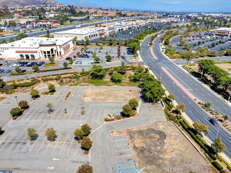 More Photos Of Canyon Springs Parkway, Riverside Land For Lease