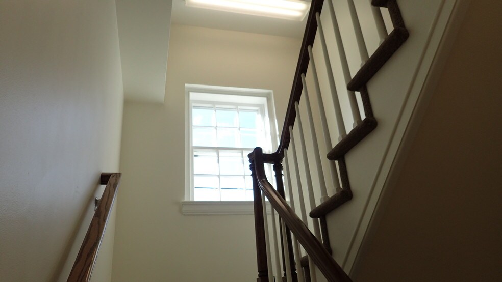 More Photos Of 1733 Washington Blvd, Easton Office For Sale