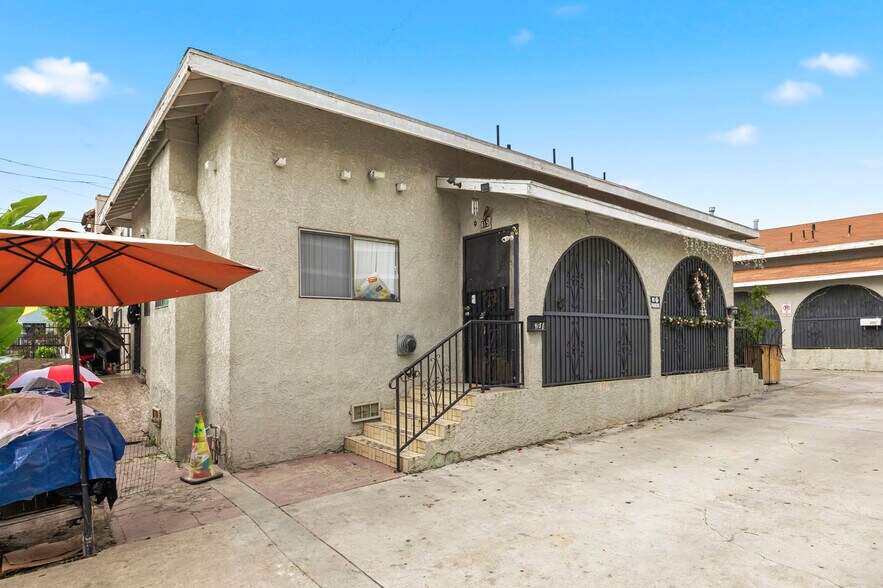 More Photos Of 917 E 40th Pl, Los Angeles Multifamily For Sale