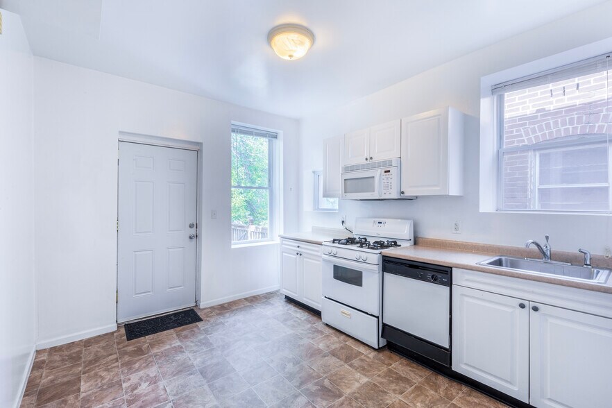 More Photos Of 5617 S Kingshighway Blvd, Saint Louis Multifamily For Sale