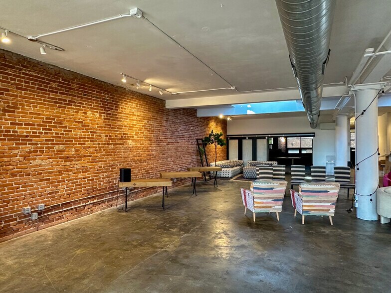 More Photos Of 3139-3141 Olive St, Saint Louis Office For Lease
