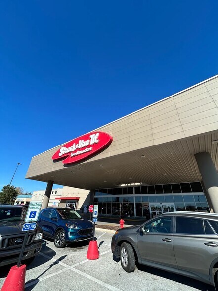 More Photos Of 1505-1525 US Highway 41, Schererville Department Store For Lease