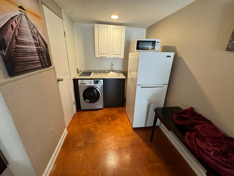 More Photos Of 2210 S Pine Ave, Ocala Hospitality For Sale