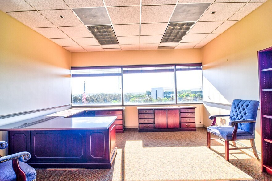 More Photos Of 1150 Cleveland St, Clearwater Office For Lease