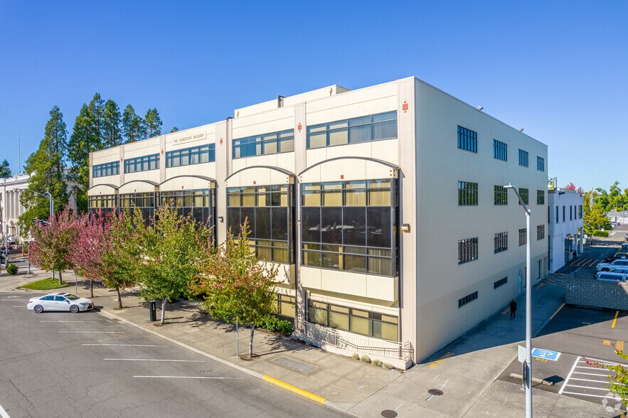 More Photos Of 1241 State St, Salem Office For Sale