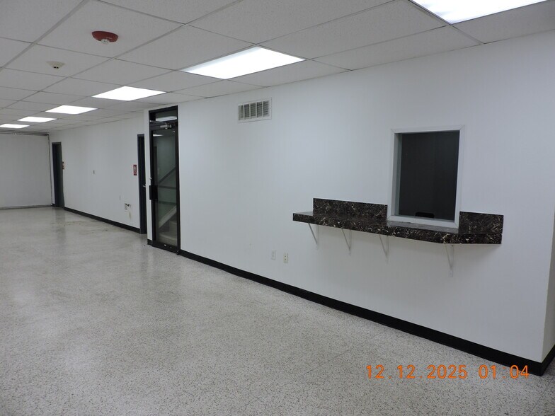 More Photos Of 8301 Beechnut St, Houston Freestanding For Lease