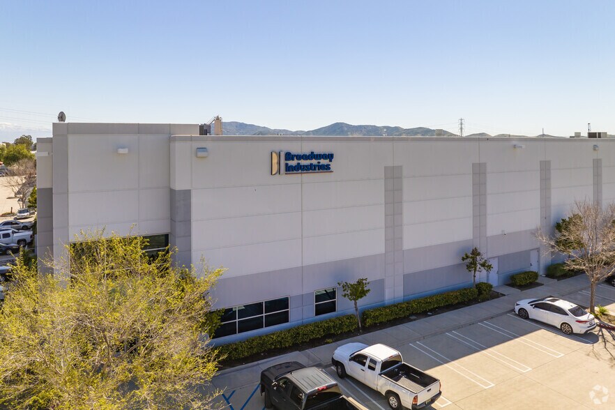More Photos Of 13112 Santa Ana Ave, Fontana Warehouse For Lease
