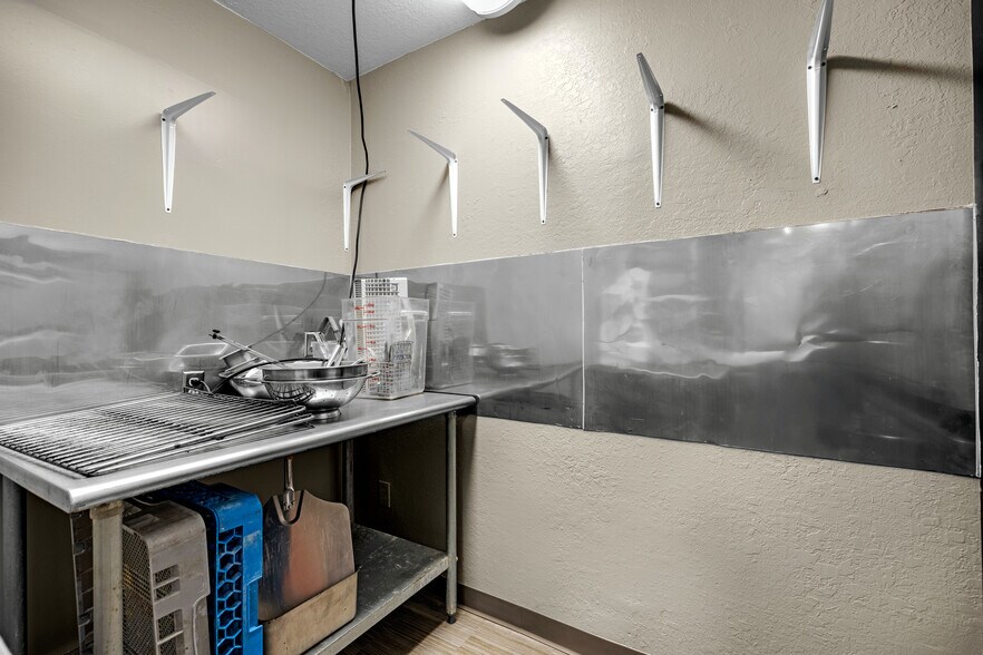 More Photos Of 2079 State Road Y, Linn Creek Restaurant For Sale