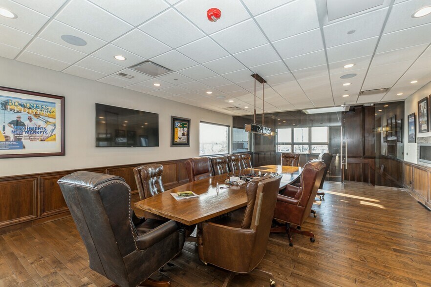More Photos Of 9735 Industrial Dr, Bridgeview Light Distribution For Sale