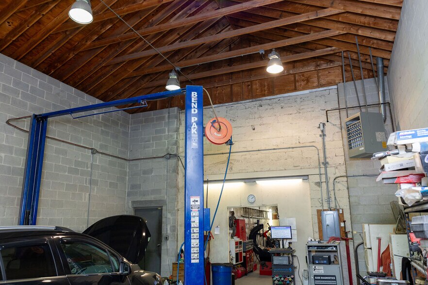 More Photos Of 8257 Frankford Ave, Philadelphia Auto Repair For Sale