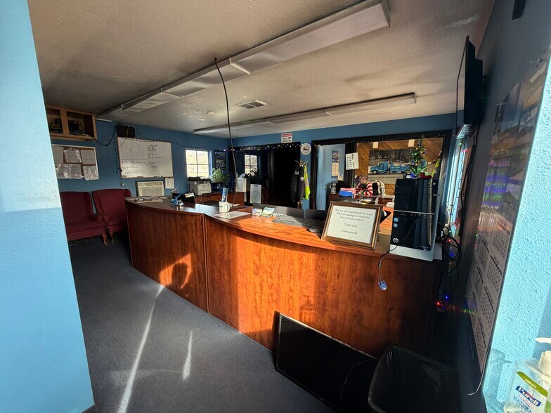 More Photos Of 240 Brian Ave, Silverthorne Warehouse For Sale