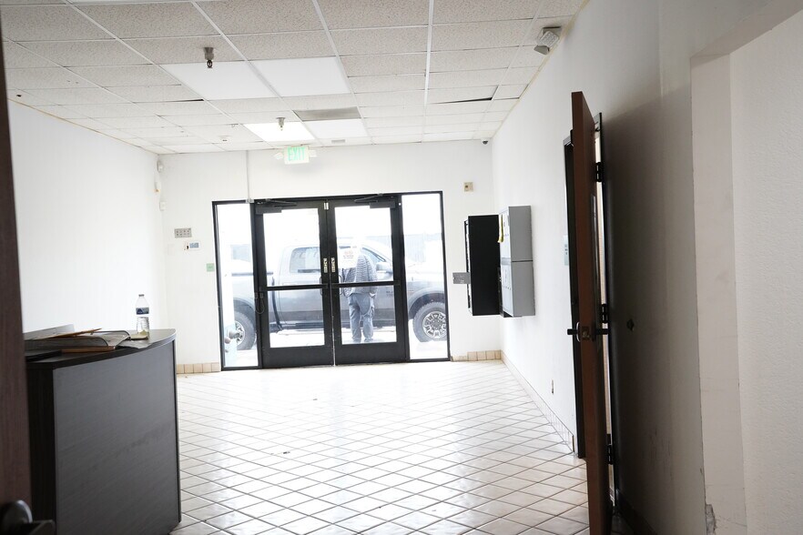 More Photos Of 2338 E Anaheim St, Long Beach Office For Lease