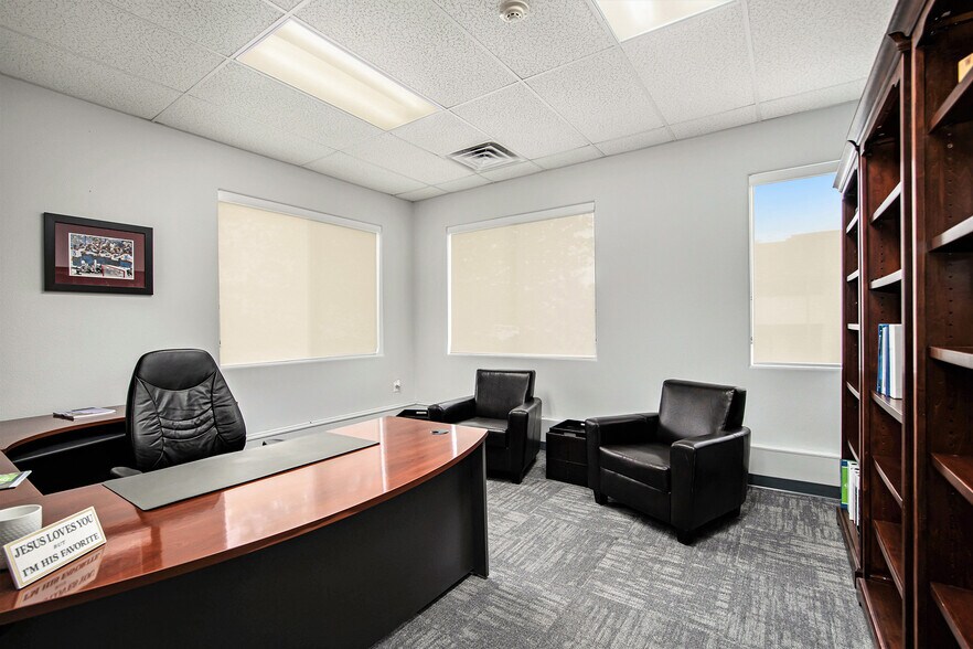 More Photos Of 10390 W Bradford Rd, Littleton Office Residential For Sale