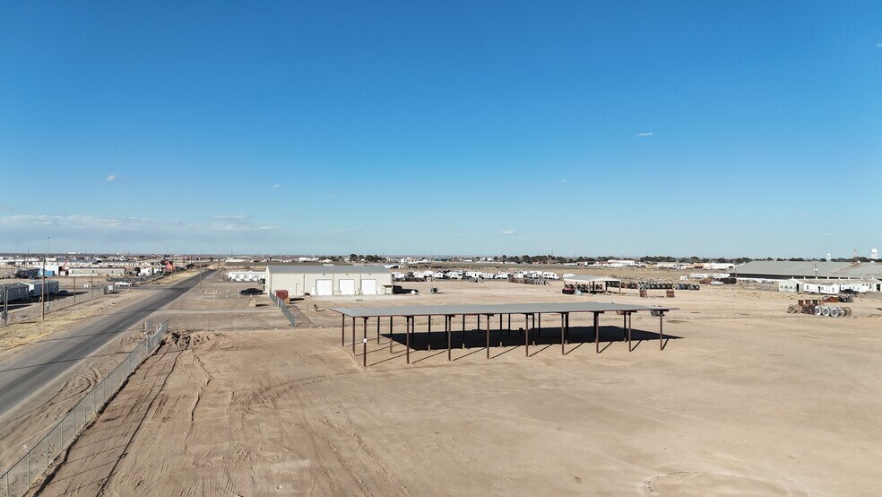More Photos Of 2086 Oil Mill Rd, Pecos Warehouse For Lease
