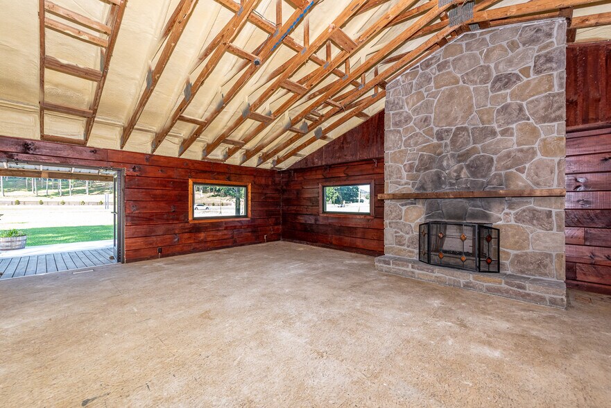 More Photos Of 8123 E Lamar Alexander Pky, Townsend Restaurant For Sale