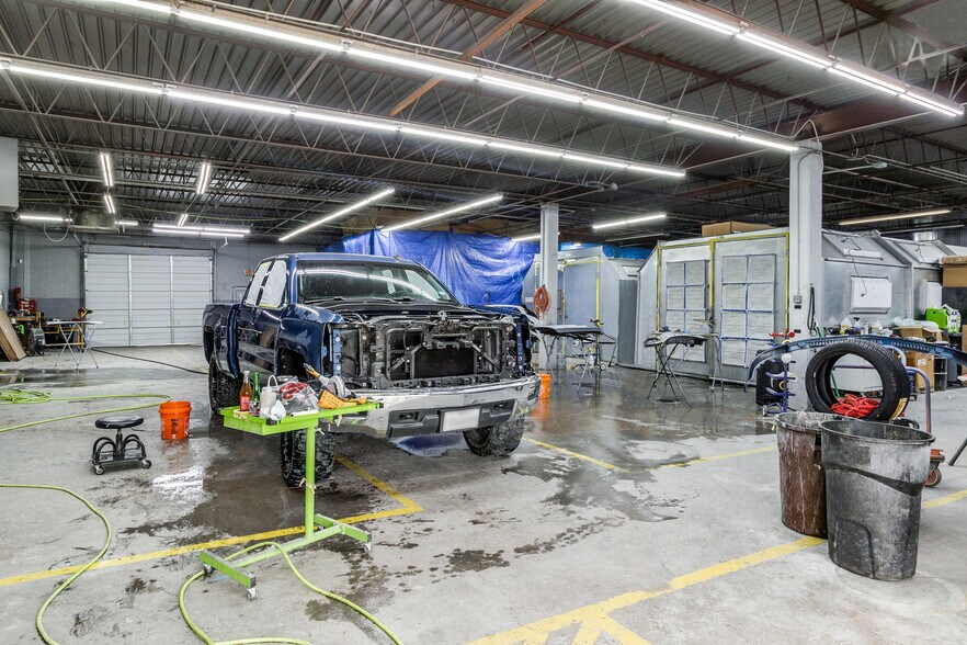 More Photos Of 421 E Walnut St, Garland Warehouse For Sale