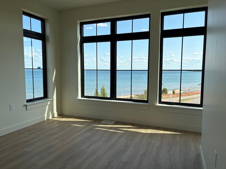 More Photos Of 2401 Lakeshore Blvd, Marquette Multifamily For Sale