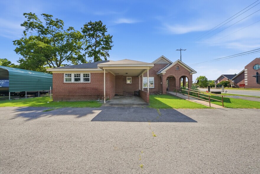 More Photos Of 2405 Prince St, Conway Office For Sale