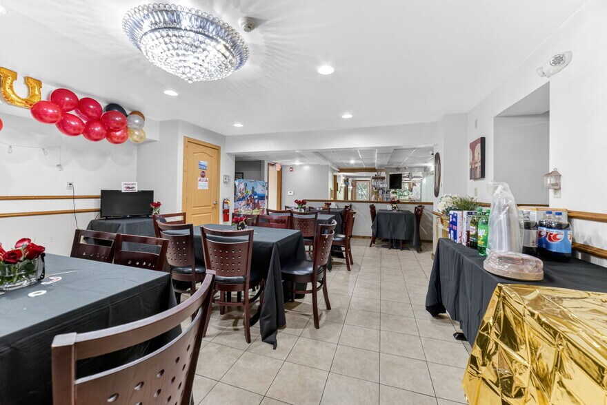 More Photos Of 204 W Madison St, Easton Storefront Retail Residential For Sale