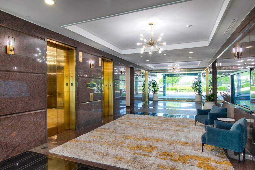 More Photos Of 1750 Valley View Ln, Dallas Office For Sale