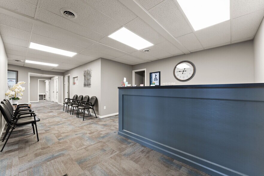 More Photos Of 250 N Main St, Crown Point Office For Sale