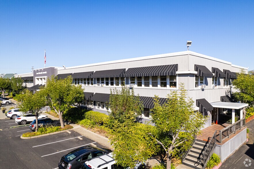 More Photos Of 3030 Bridgeway, Sausalito Office For Lease