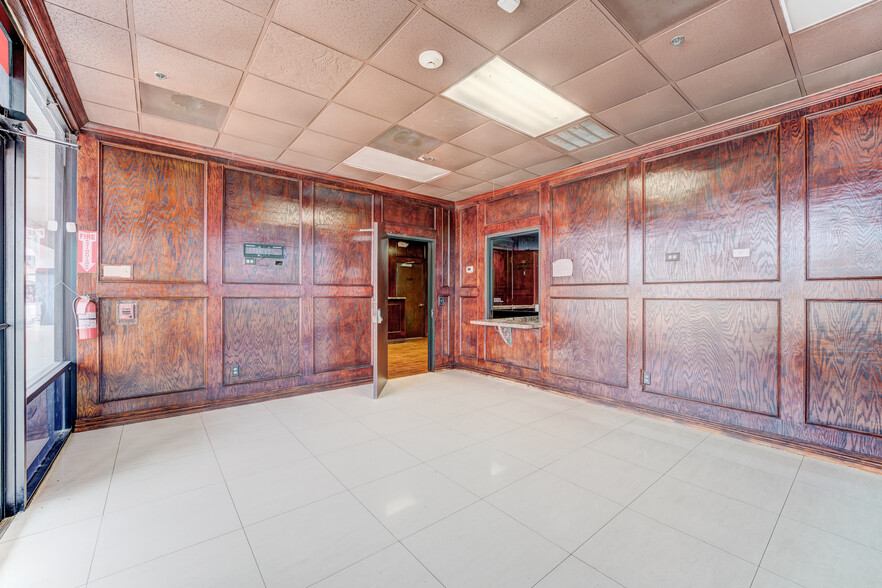 More Photos Of 324 Fm-1960 Rd, Houston General Retail For Sale