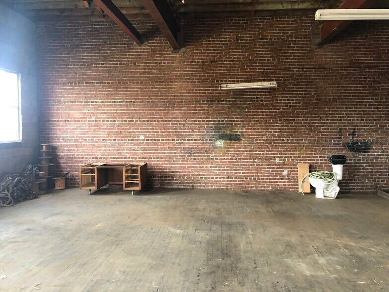 More Photos Of 6 1st Ave NW, Hickory General Retail For Lease