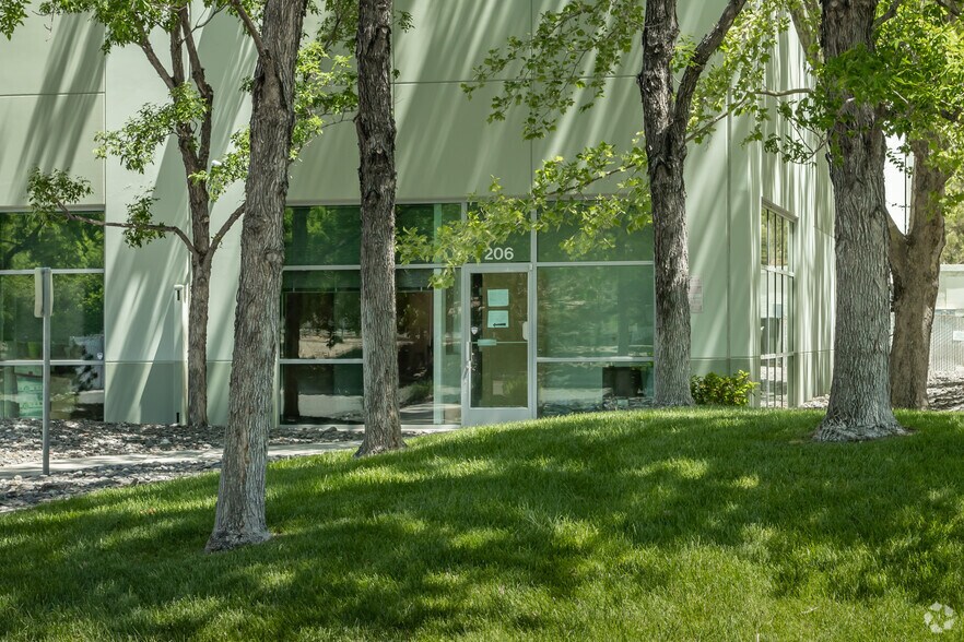 More Photos Of 450 Maestro Dr, Reno Distribution For Lease