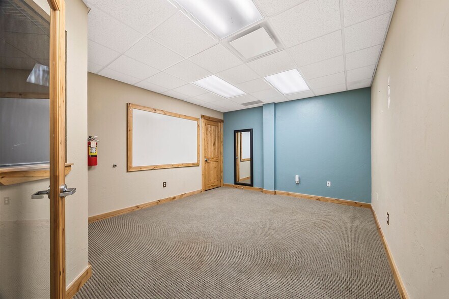 More Photos Of 509 Scott Ave, Woodland Park Medical For Lease