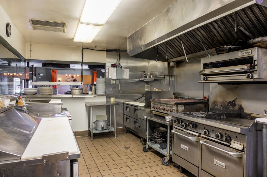 More Photos Of 19920 1st St, Hilmar Restaurant For Lease