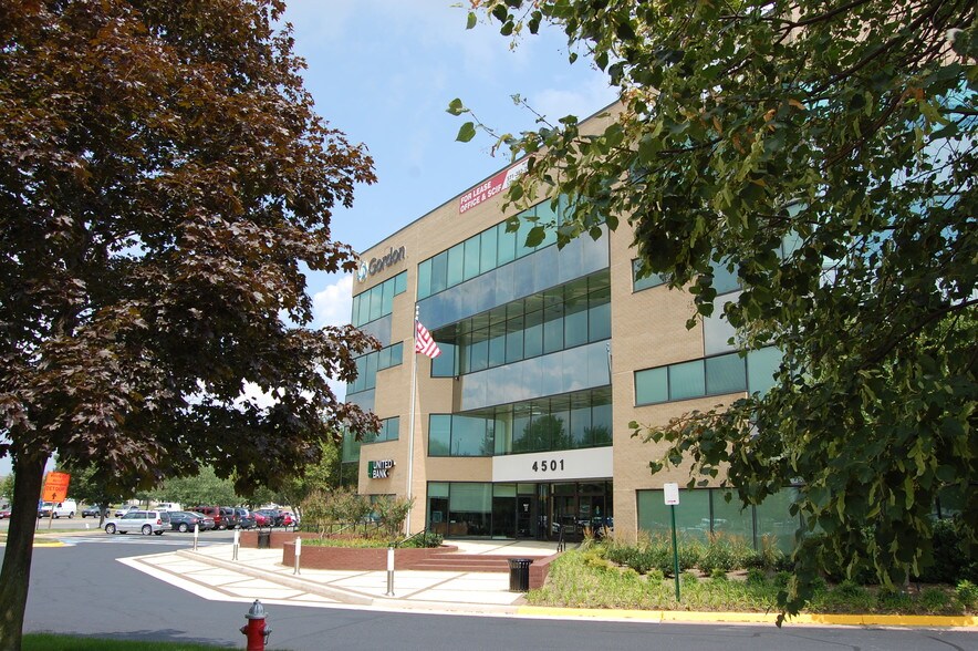 More Photos Of 4501 Daly Dr, Chantilly Medical For Lease