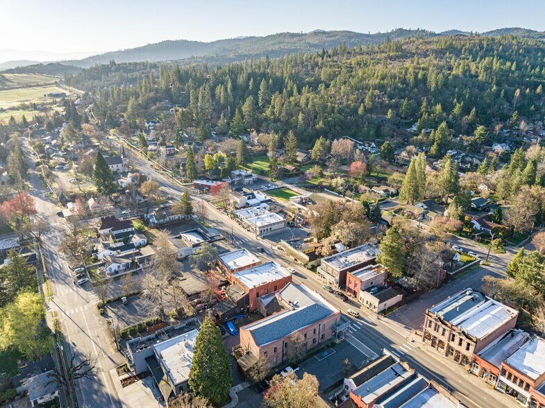 More Photos Of 205 E California St, Jacksonville General Retail For Sale