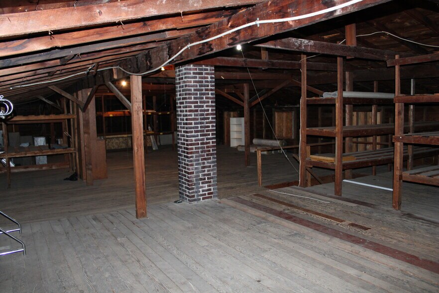 More Photos Of 210 1st St SW, Clarion Office For Sale