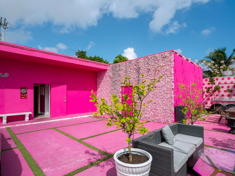 More Photos Of 195 NW 40th St, Miami General Retail For Lease